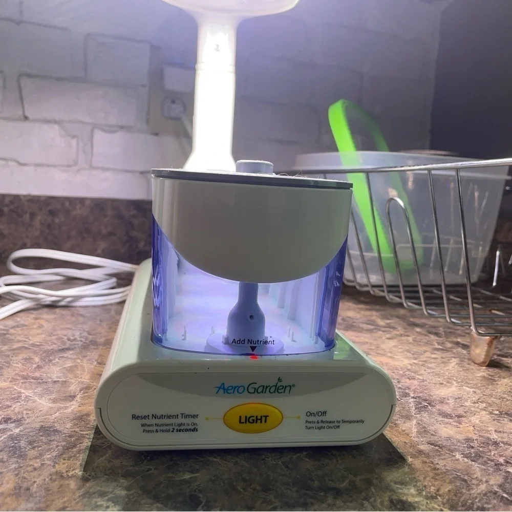 Aerogarden complete beginners set - Picture 5 of 9